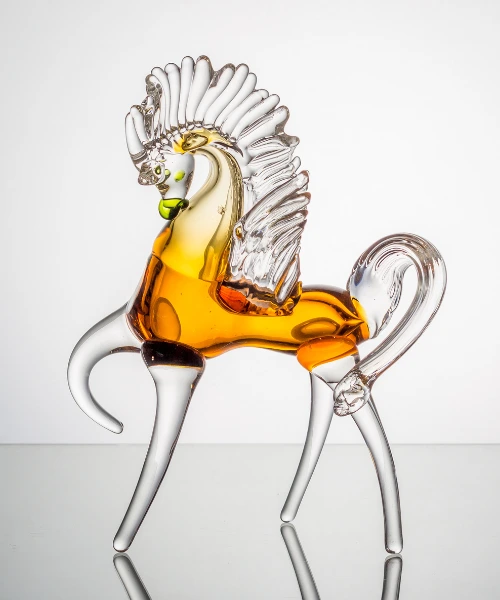 статуэтка конь из стекла моллирование